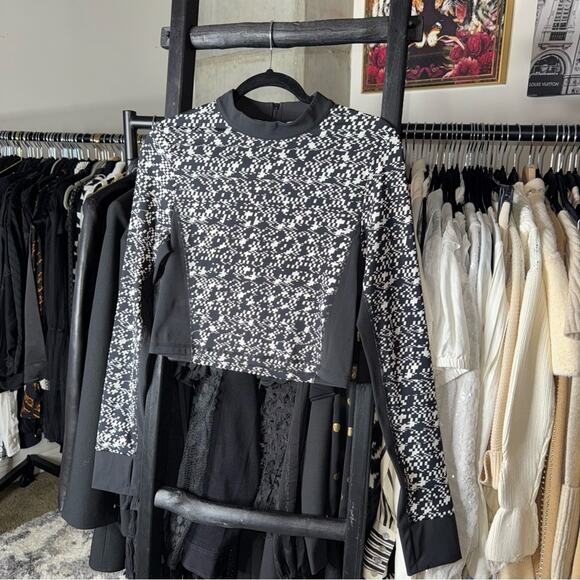 Sweaty Betty Power Zip Back Long Sleeve Crop Top Black Mini Geo Build Print - Picture 4 of 11